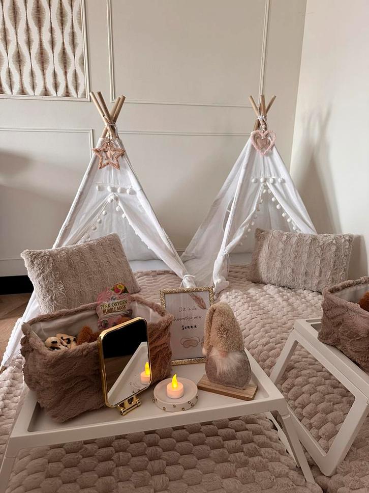 Tipi slaapfeestje beige kinderfeest slaaptent, Hobby en Vrije tijd, Feestartikelen | Verhuur, Zo goed als nieuw, Verjaardag, Ophalen