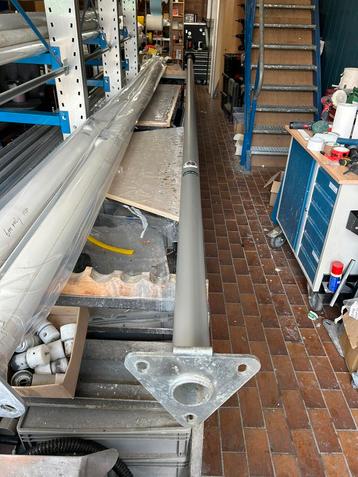 Zgan 6 meter anode cilindrische vlaggenmast, koord in mast beschikbaar voor biedingen