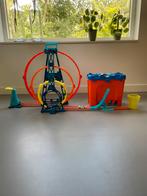 2 Hot wheels sets, driedubbele looping en banenbak+2 auto’s, Kinderen en Baby's, Speelgoed | Racebanen, Ophalen, Zelf te bouwen