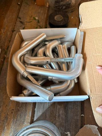 8 Setjes Deurhendels beschikbaar voor biedingen