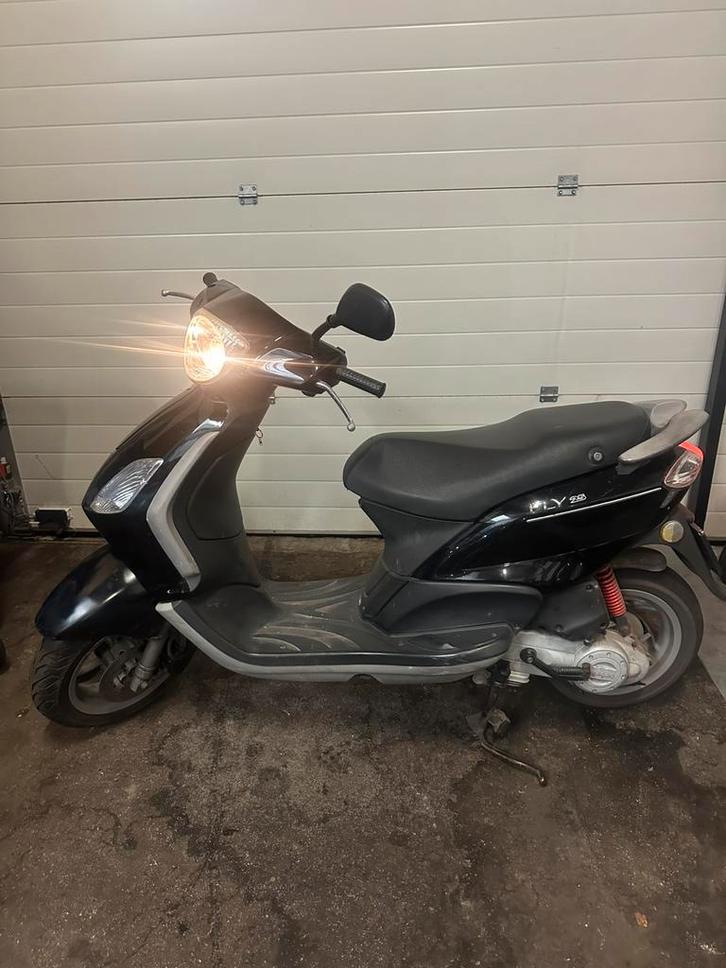 Piaggio fly, Fietsen en Brommers, Snorfietsen en Snorscooters, Gebruikt, Piaggio, Benzine, Ophalen
