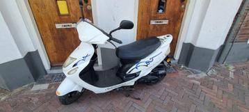 Btc City wit bij: Scooterforyou, Zwolle bromscooter 895,- beschikbaar voor biedingen