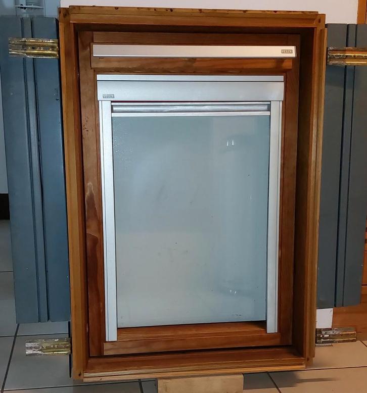 Velux Dakraam GGL 102 + Verduisterend Rolgordijn, Doe-het-zelf en Verbouw, Deuren en Horren, Gebruikt, Overige typen, Minder dan 200 cm