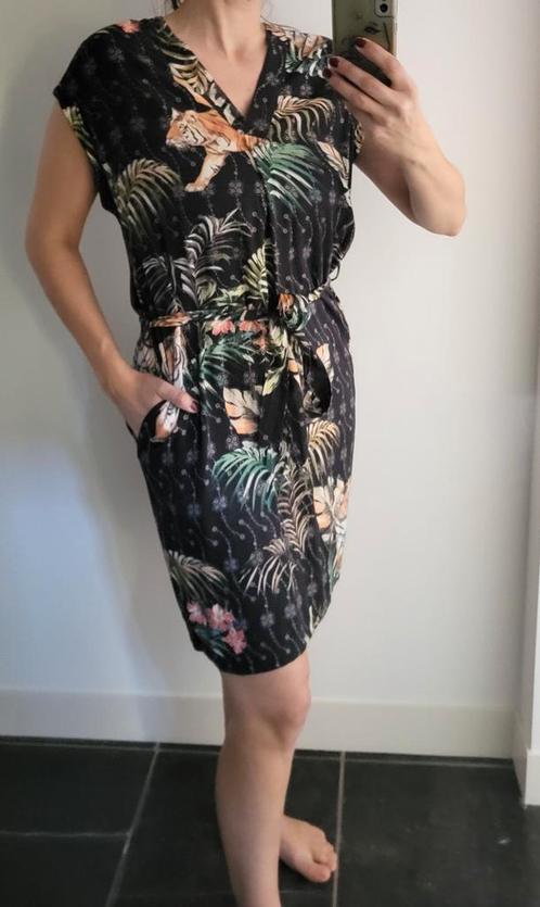 Smashed Lemon jurkje maat M, Kleding | Dames, Jurken, Zo goed als nieuw, Maat 38/40 (M), Zwart, Boven de knie, Verzenden