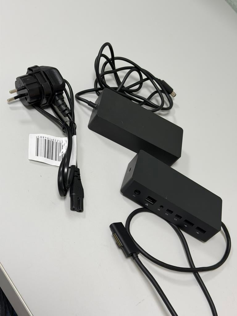 Microsoft Surface Dock 1 + originele Adapter dockingsstation, Computers en Software, Dockingstations, Zo goed als nieuw, Docking station