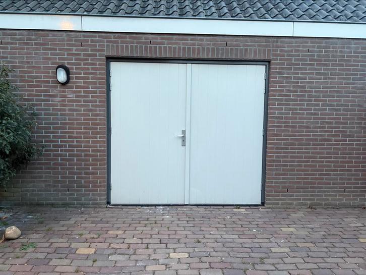 Garagedeur 2.40 breed x 2.20 m hoog, SK2, als nieuw, Doe-het-zelf en Verbouw, Kozijnen en Schuifpuien, Zo goed als nieuw, Deurkozijn