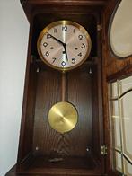 Antieke Wandklok met Slinger, Ophalen