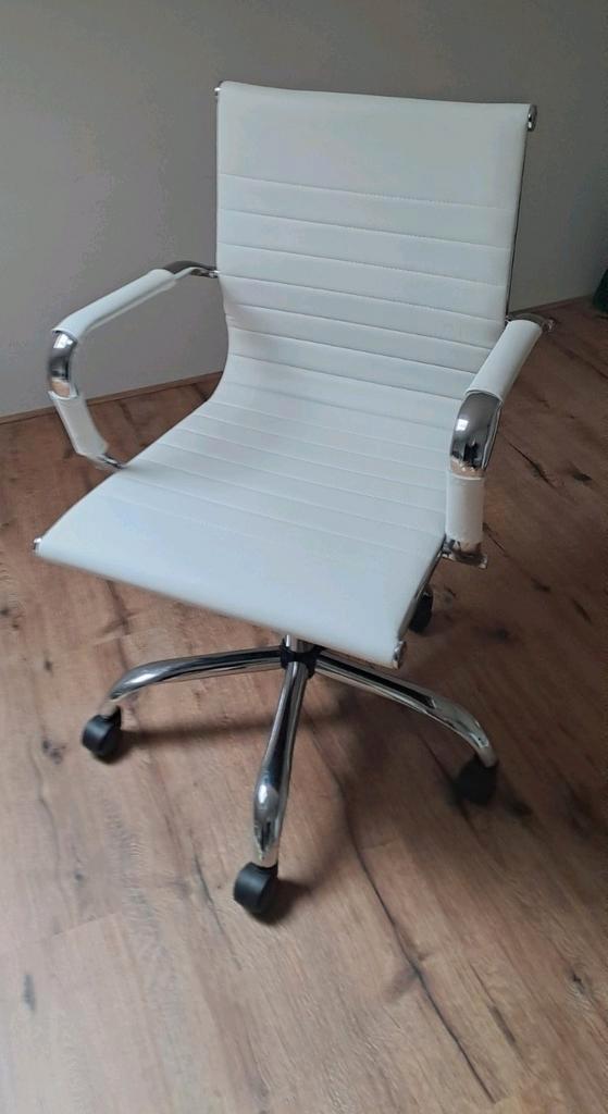 Zgan bureaustoel wit met zilver, Huis en Inrichting, Bureaustoelen, Zo goed als nieuw, Wit, Ophalen