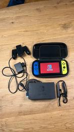 Nintendo Switch + Accessoires + Case, Spelcomputers en Games, Games | Nintendo Switch, Gebruikt, Overige genres, 1 speler, Eén computer