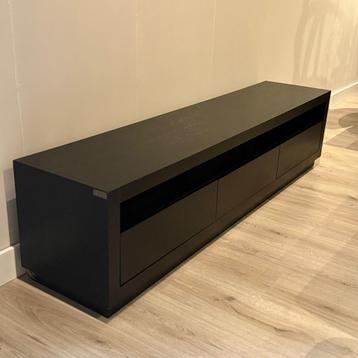 Tv meubel Oakura zwart 158 cm - Richmond Interiors beschikbaar voor biedingen