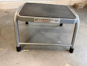 Stabiel opstapje voor caravan of camper beschikbaar voor biedingen