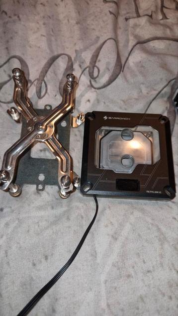 baroww cpu block met Intel mounting.  beschikbaar voor biedingen