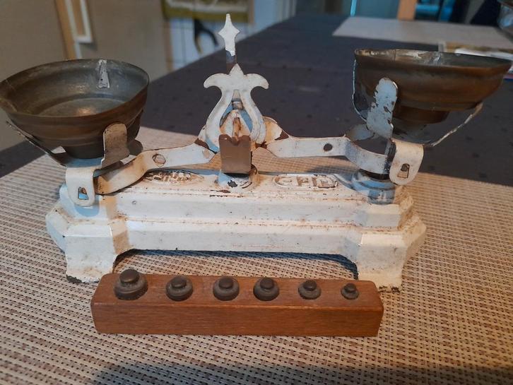OUD WEEGSCHAALTJE + BLOKJE MET GEWICHTJES, Antiek en Kunst, Antiek | Speelgoed, Verzenden
