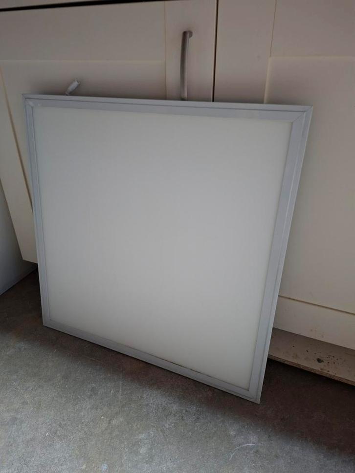 10x Systeemplafond LED Panelen, Huis en Inrichting, Lampen | Plafondlampen, Gebruikt, Kunststof, Metaal, Ophalen