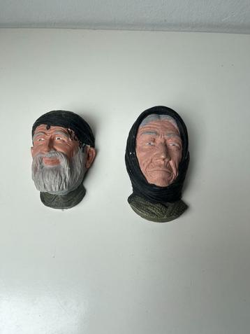 2 gezichten man / vrouw wandbeeldjes klassieke hoofden beschikbaar voor biedingen