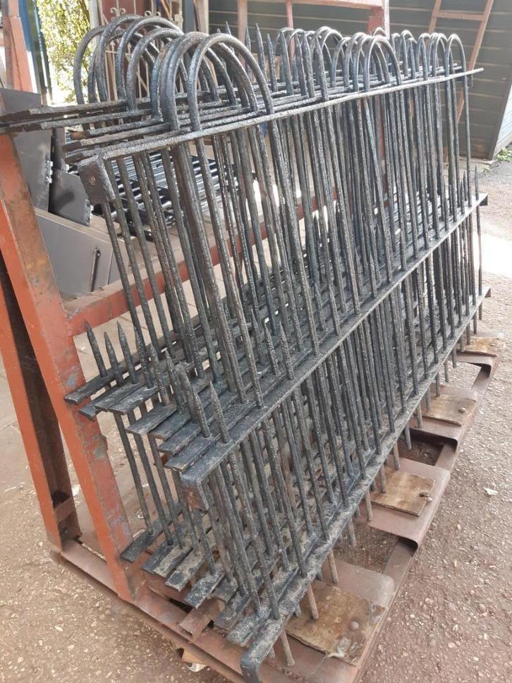 Antiek smeedijzeren hekwerk, partij oud sierhekwerk, Tuin en Terras, Tuinhekken en Hekwerk, Gebruikt, Sierhekwerk, IJzer, Ophalen