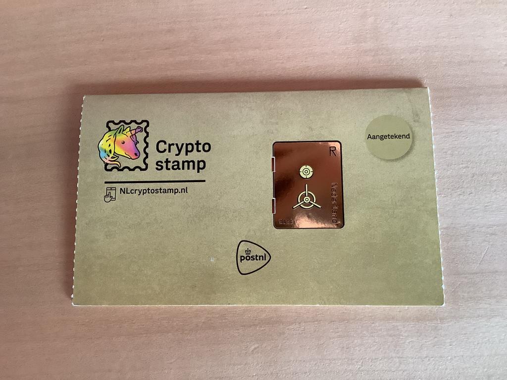 ≥ Gele crypto stamp leeuw!! + safe crypto!! — Postzegels | Nederland —  Marktplaats