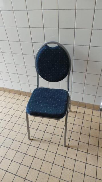 6 Stackchairs Blauw zo goed als NIEUW 1x gebruikt beschikbaar voor biedingen