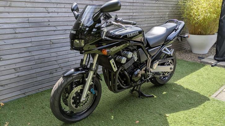 Yamaha FZS 600 Fazer, Motoren, Motoren | Yamaha, Particulier, Toermotor, meer dan 35 kW, 4 cilinders, Handvatverwarming, Sportuitlaat