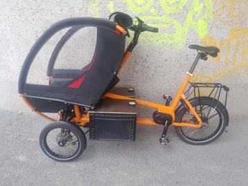 Chike carvende bakfiets beschikbaar voor biedingen