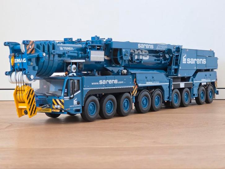 Terex | Demag AC 700 Sarens [imc-1:50], Hobby en Vrije tijd, Modelauto's | 1:50, Zo goed als nieuw, Hijskraan, Tractor of Landbouw