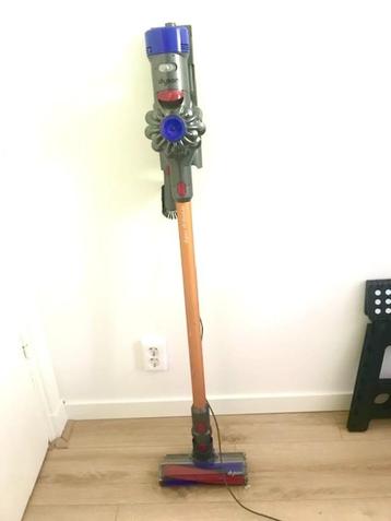 Dyson V8 Absolute, in zeer goed staat beschikbaar voor biedingen