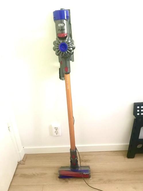 Dyson V8 Absolute, in zeer goed staat, Witgoed en Apparatuur, Stofzuigers, Zo goed als nieuw, Stofzuiger, Minder dan 1200 watt