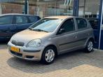 Toyota Yaris 1.3 VVT-i Idols 5 deurs 87PK! NL NAP! 2e eigena, Te koop, Zilver of Grijs, Benzine, Hatchback