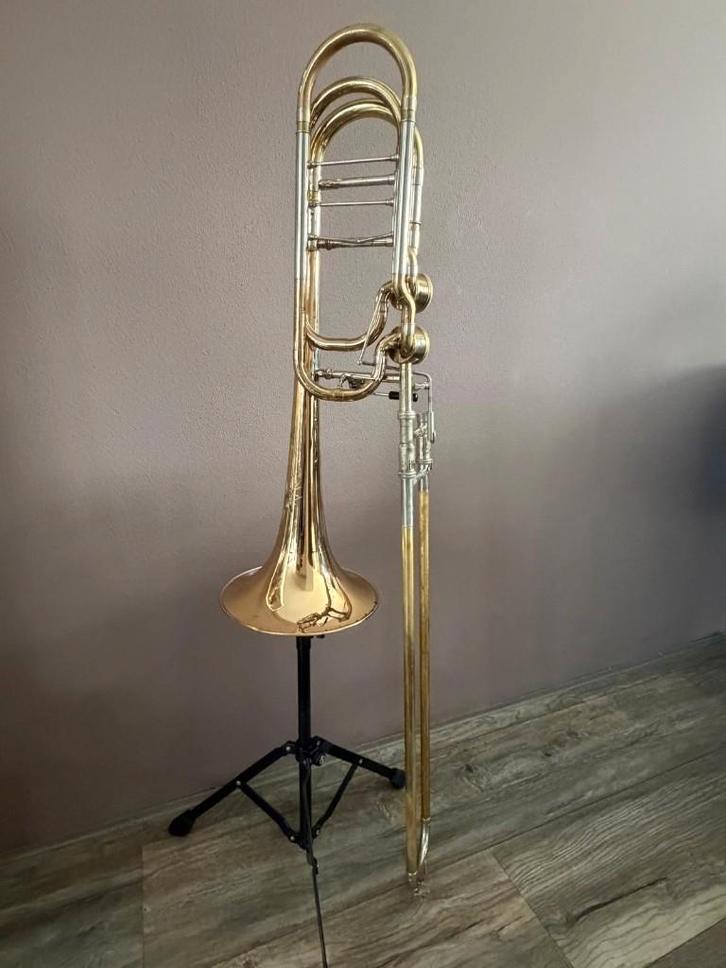 Shires Bastrombone, Muziek en Instrumenten, Blaasinstrumenten | Trombones, Gebruikt, Bas, Ophalen of Verzenden