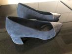 Blauwe suède pumps mt 37 - Nieuw in doos, Ophalen of Verzenden, Nieuw, Blauw, Pumps