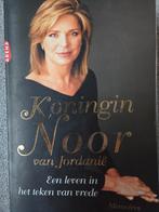 Koningin Noor van Jordanië - Een leven in vrede, Boeken, Biografieën, Ophalen of Verzenden, Zo goed als nieuw, Koningin Noor, Politiek