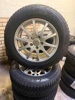 VW Tiguan Winterbanden velgen Goodyear 215/65R16, Ophalen, Gebruikt, Banden en Velgen, Winterbanden