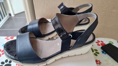 Blauwe sandaaltjes Ara maat 4,5, Kleding | Dames, Schoenen, Zo goed als nieuw, Sandalen of Muiltjes, Blauw, Ophalen of Verzenden