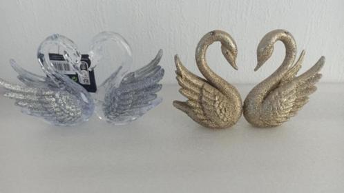 Zwanen beeldjes, bloempot, kandelaar, hangers., Verzamelen, Dierenverzamelingen, Zo goed als nieuw, Beeldje of Figuurtje, Vogel