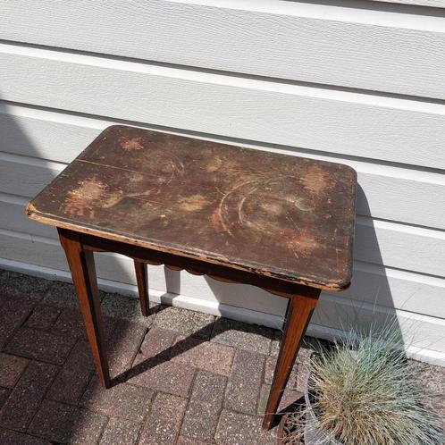 antiek tafeltje sleetse uitstraling €25,00, Antiek en Kunst, Antiek | Meubels | Tafels, Ophalen