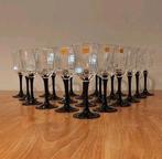 Luminarc vintage zwarte wijnglazen (21 stuks), Antiek en Kunst, Antiek | Glas en Kristal, Ophalen of Verzenden