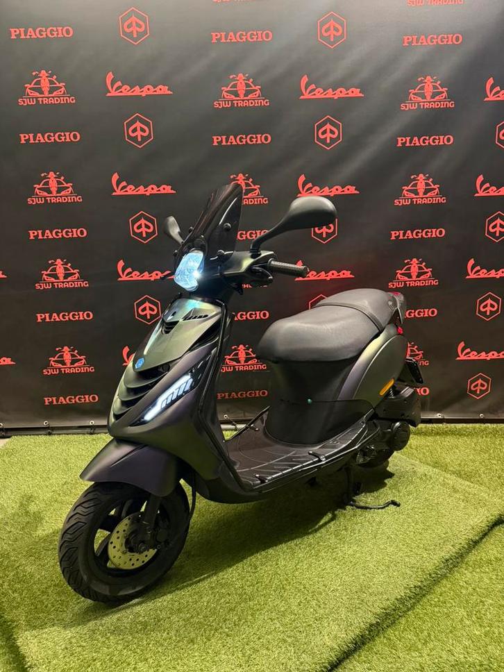 Piaggio Zip 2019 Brom! SP Matte Dragon Alpha Led Garantie!, Fietsen en Brommers, Scooters | Piaggio, Zip, Benzine, Ophalen of Verzenden