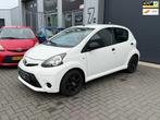Toyota Aygo 1.0 AIRCO | ELEKTR PAKKET | NIEUWE APK | NAP |, Auto's, Euro 5, Stof, Gebruikt, Zwart