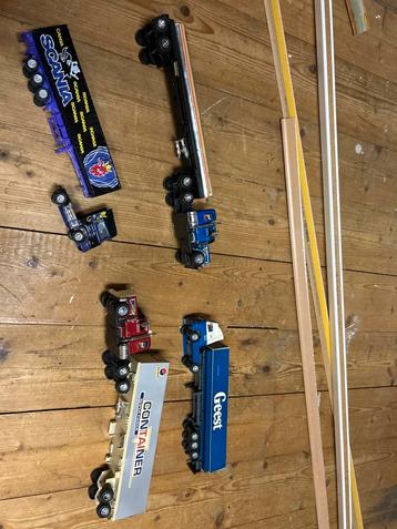 Collectie Miniatuur Vrachtwagens beschikbaar voor biedingen