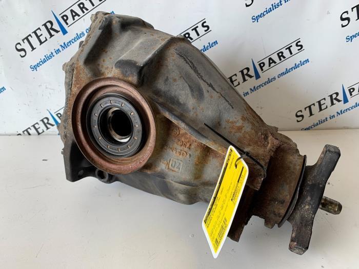 Differentieel achter van een Mercedes E-Klasse, Auto-onderdelen, Remmen en Aandrijving, Mercedes-Benz, Gebruikt, 3 maanden garantie