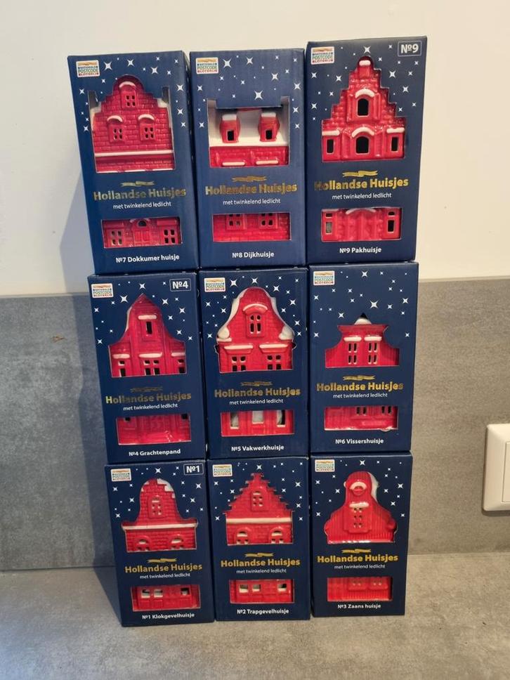 Postcode Loterij huisjes complete set (9 stuks), Huis en Inrichting, Woonaccessoires | Kandelaars en Kaarsen, Zo goed als nieuw