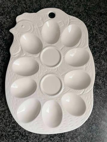 Eierschaal eierbord pasen beschikbaar voor biedingen
