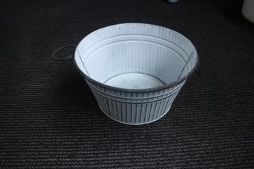 1x Wit/Grijze Bloem of Planten Pot van 22 cm beschikbaar voor biedingen