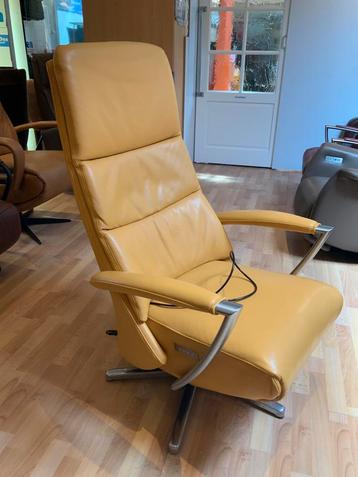 Relaxfauteuil met accu beschikbaar voor biedingen