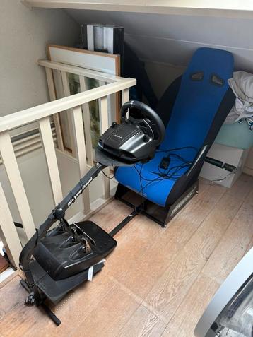 Playseat met logitech stuur beschikbaar voor biedingen