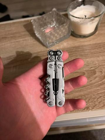 Multitool SOG Powerlitre beschikbaar voor biedingen