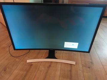 Samsung S32E590C 32 inch Curved Monitor beschikbaar voor biedingen