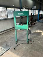 Compac 25 ton lucht pers, Ophalen