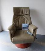 Te koop Prominent leren relax / sta op stoel., Huis en Inrichting, Fauteuils, Ophalen, Zo goed als nieuw, Minder dan 75 cm, 50 tot 75 cm