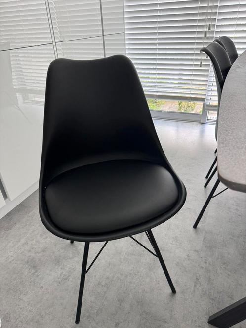 Eetkamerstoel met zitvulling zwart, Huis en Inrichting, Stoelen, Zo goed als nieuw, Vijf, Zes of meer stoelen, Zwart, Ophalen
